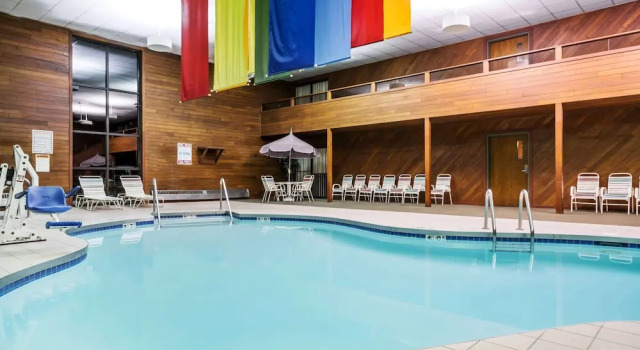 Days Inn And Suites Wausau, Varaa Hotelli Hotellit Rib Mountain aamiaisella, Aamiainen