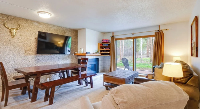 Апартаменты Beautiful Breck Townhome w/ Pool: 1 Mi to Main St!