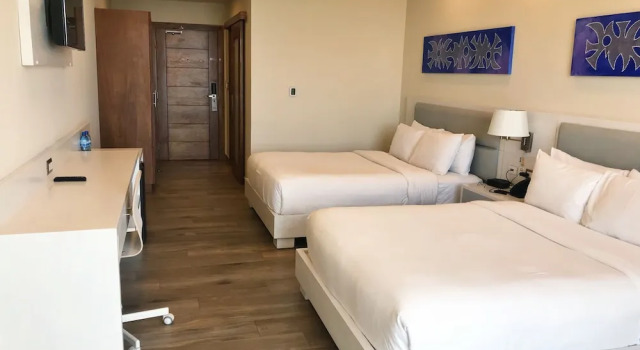 Четырёхместный номер Superior с красивым видом из окна Satama Hotel