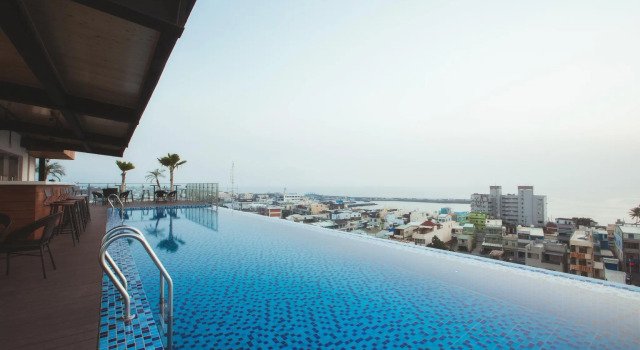 Кровать в общем номере FangLiao Hotel