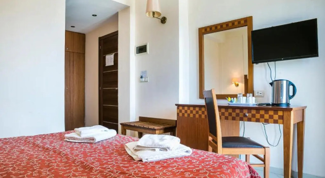 Двухместный номер с видом на бассейн Lassi Hotel