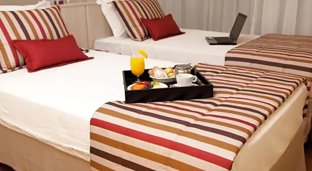 Двухместный номер Classic с балконом FLAT NO MERCURE BRASÍLIA LIDER, COM LIMPEZA DIÁRIA GRÁTIS, AO LADO DA ESPLANADA DOS MINISTÉRIOS, ESTÁDIO MANÉ GARRINCHA E CENTRO DE CONVENÇÕES, COM PISCINA, ACADEMIA, RESTAURANTE, RECEPÇÃO 24HS By REI DOS FLATS