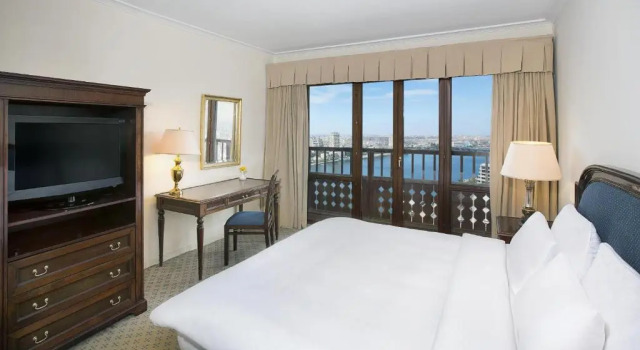 Люкс Imperial with Nile view Отель Cairo World Trade Center Hotel & Residences