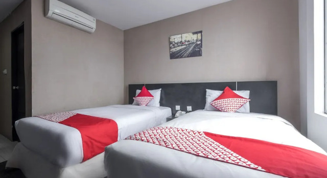 Hotel Asyra By OYO Rooms