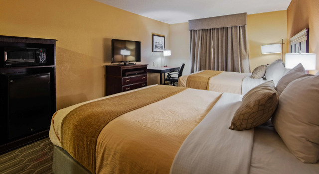 Четырёхместный номер Standard Best Western Granbury Inn & Suites