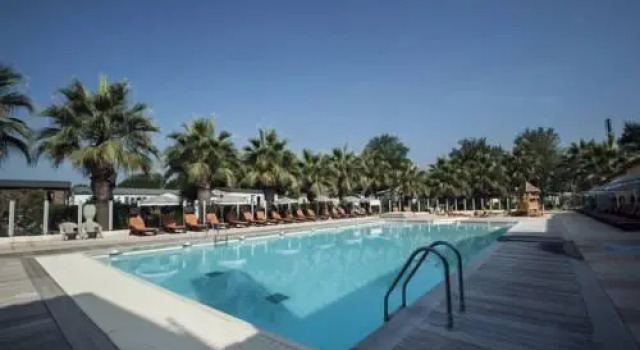 Holiday Marina Resort, Забронировать Курортный отель Отели Сен-Тропе залива 5 звезд, 5*