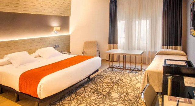 Люкс Hotel Avenida