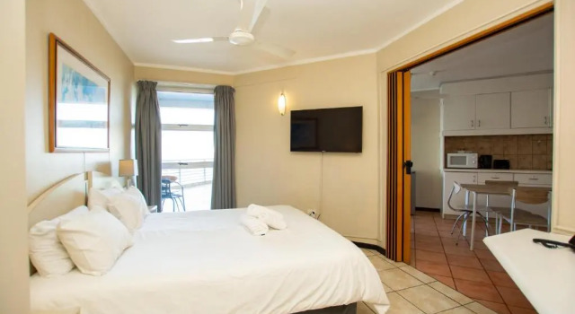 Люкс False Bay Inn