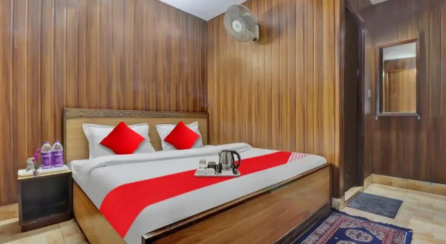 OYO 92514 Savitri Hotel Nand Palace, Rezervovat Hotel Mussoorie Uttarakhand