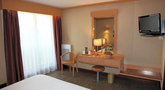 Номер Comfort Amirauté Hôtel