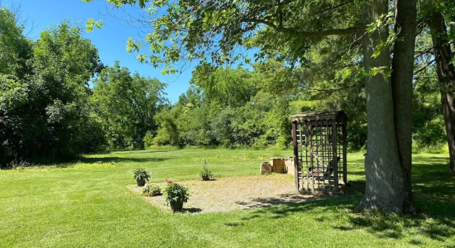 The Sanctuary On Huron River, Book Bed and Breakfast Hoteller i Michigan med parkering, Parkering