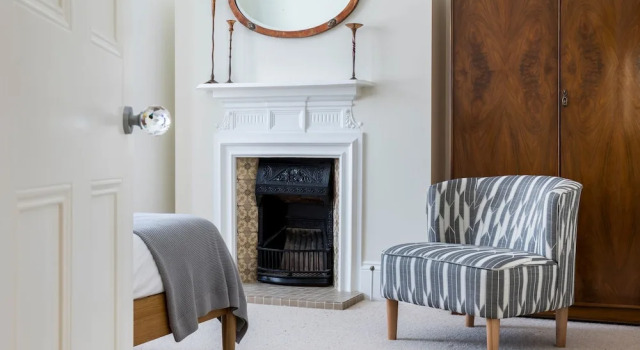 5BR Family Home in Leafy SW London