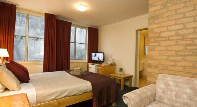 Attunga Alpine Lodge & Apartments, Book Apartment Falls Creek 