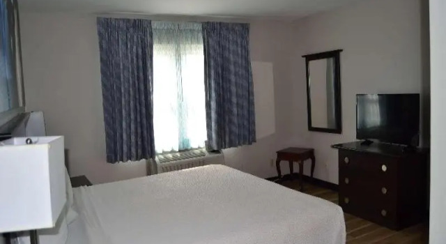 Люкс Days Inn and Suites by Wyndham Sikeston