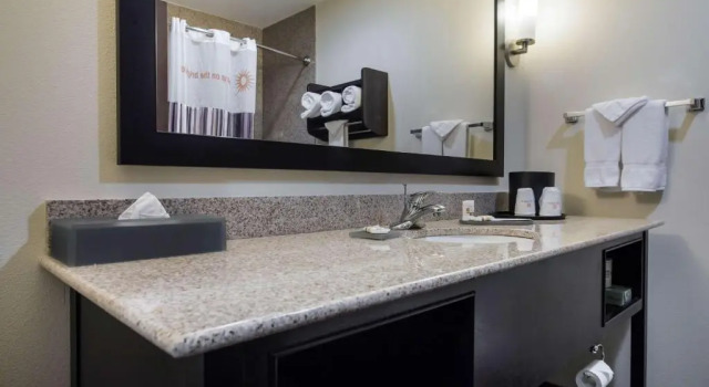 Четырёхместный номер Deluxe La Quinta by Wyndham Auburn