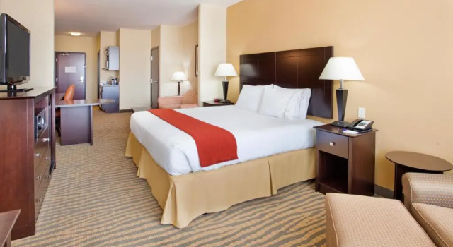 Люкс Holiday Inn Express & Suites Gallup East by IHG