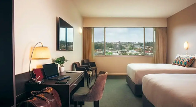 Номер Standard Port Lincoln Hotel