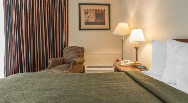 Двухместный номер Standard Rodeway Inn Brookville