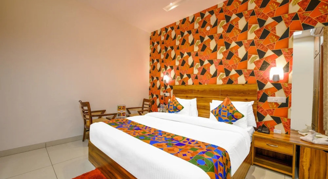 Номер Deluxe Fabhotel Prime Victoria Regency