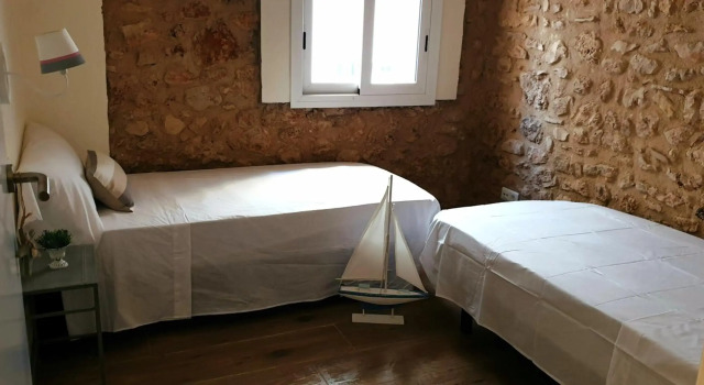Les Llambrich - Apartamentos turísticos, Забронировать Апартаменты/квартира Ла-Амполья El Baix Ebre, рядом с Capellans Beach