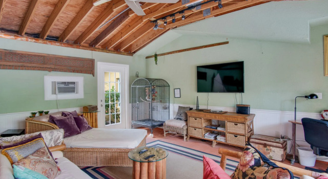 Beach Place Guesthouses, Varaa Hotelli Hotellit Space Coast pysäköinnillä, Pysäköinti