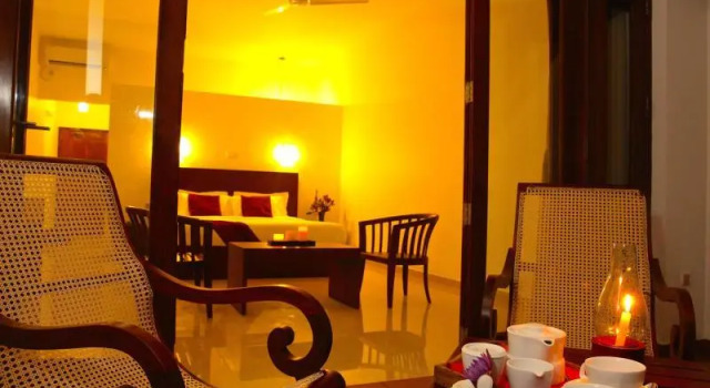 Двухместный номер Deluxe с балконом и с видом на море Whispering Palms Hotel