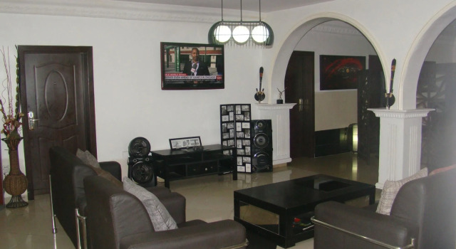 Charlie's Place And Suite