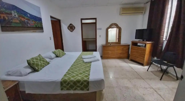 Полулюкс Suites & Apartments San Benito - Zona Rosa