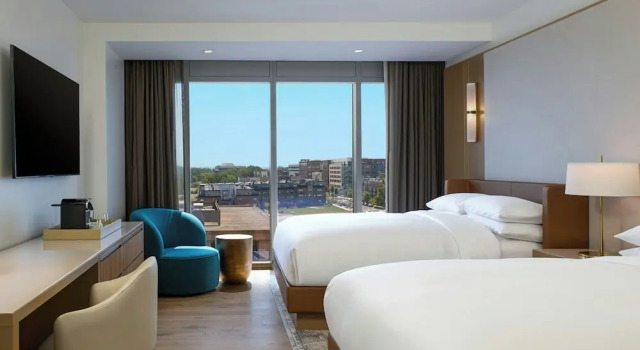 Четырёхместный номер Deluxe JW Marriott Reston Station