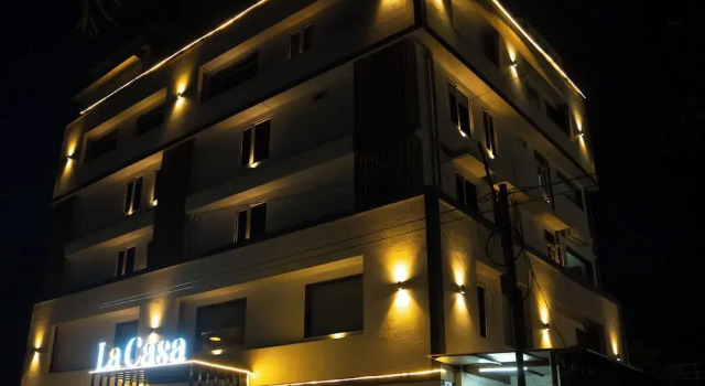 Hotel La Casa, Rezerwuj Hotel Hotele w Andhra Pradesh z parkingiem, Parking