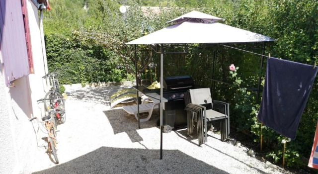 Studio in Castellane, With Wonderful Mountain View, Enclosed Garden an, Rezervovat Apartmán Hotely v Castellane s parkováním, Parkování