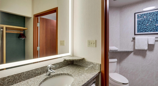 Двухместный люкс с 2 комнатами Drury Inn & Suites Dayton North