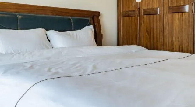 Люкс с 2 комнатами с видом на озеро Fanhua Motel