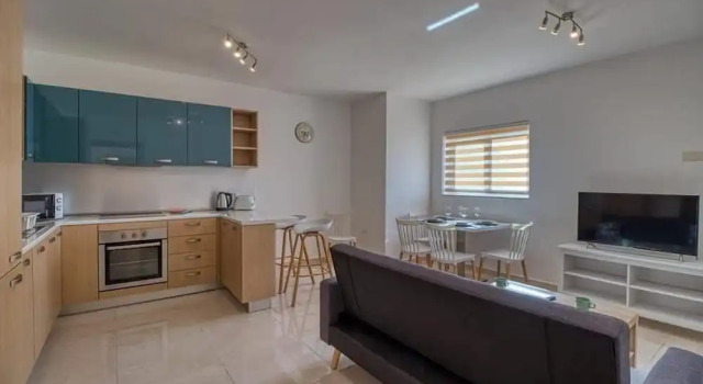 Julian's Apartments