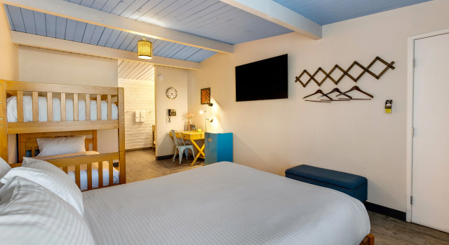 Hotel McCoy Tucson - Art, Coffee, Beer, Wine, Pool, Забронировать Отель Тусон штат Аризона