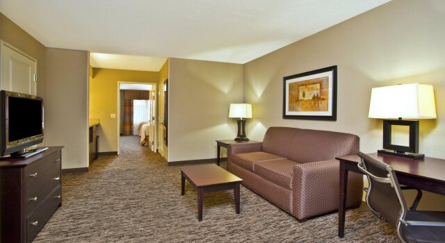 Holiday Inn & Suites Green Bay Stadium, an IHG Hotel, 预订 酒店 绿湾 威斯康星州
