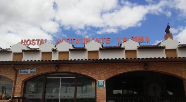 Hotel-Restaurante La Sima, Забронировать Хостел Кастильо-де-Гарсимуньос Кастилия-Ла-Манча