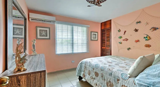 Tropical Caribbean Bungalow w/ Ocean Views & Pool, Rezerwuj Apartament Manati San Juan