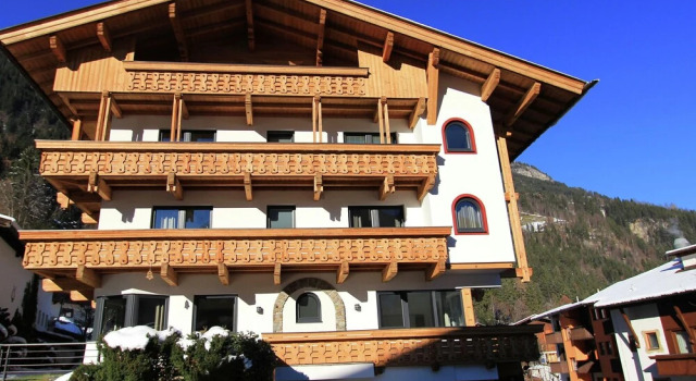 Luxurious Apartment With Sauna in Finkenberg Near Ski Lift, Забронировать Апартаменты/квартира Апартаменты Тироля, Апартаменты/квартира