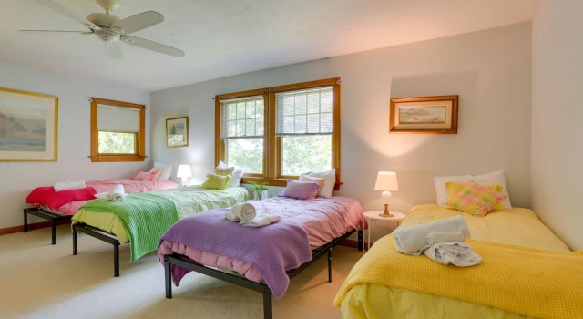 < 1 Mi to Camelback Resort: Home w/ Pool Table!, Book Feriehus Tannersville Pennsylvania