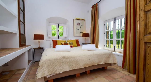 20000 - A Real Oasis In Colonial Style