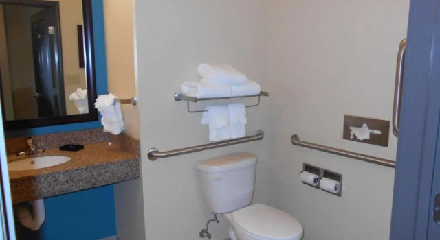 Люкс Best Western Plus Patterson Park Inn