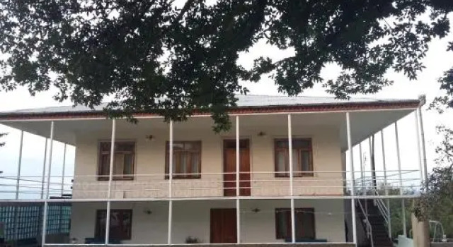 Labe Family Hostel, Prenota Ostello Zestaponi Imereti