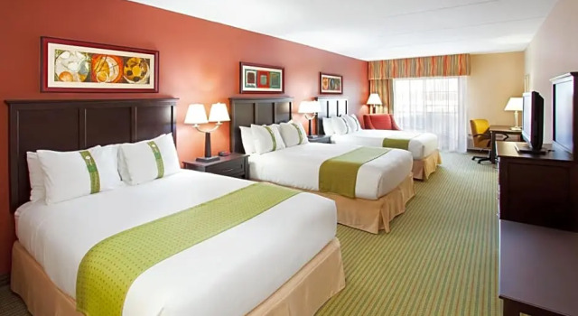Шестиместный номер Standard Holiday Inn Midland by IHG
