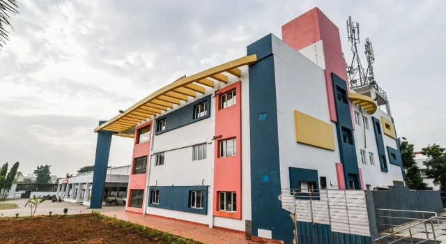Oyo 16633 Green City Club House