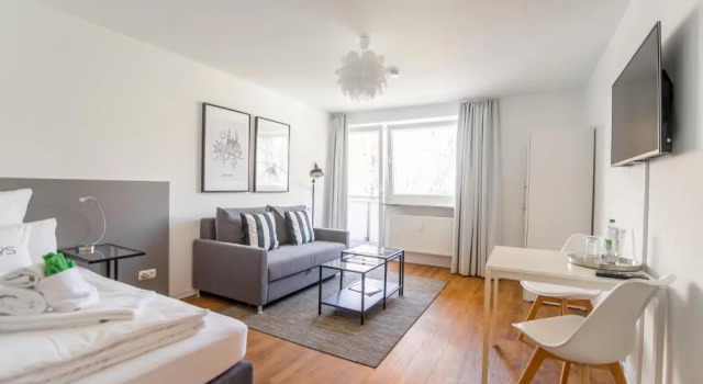 Апартаменты с балконом StayS Apartments