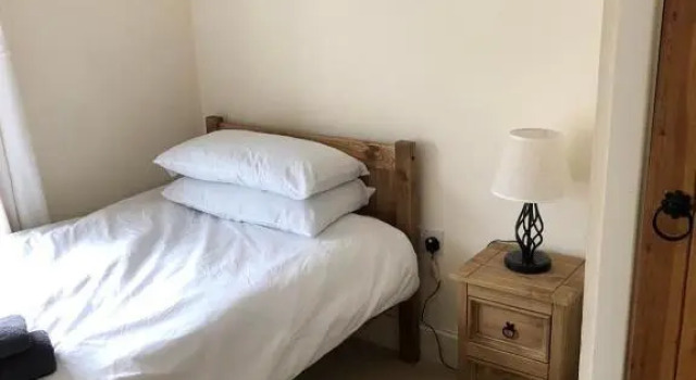 Private Bedrooms in Quaint Oxfordshire Village Cottage, Брондау Демалыс үйі Вантэдж North Wessex Downs