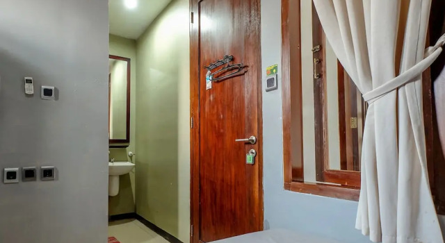 ZEN Rooms Basic Sultan Tirtayasa, Забронировать Гостевой дом Гостевые дома Бандунга, рядом с Торговый центр Bandung Indah Plaza, Гостевой дом