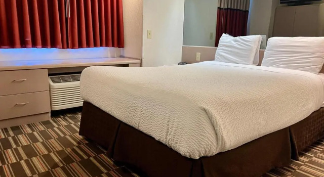 Двухместный номер Standard Microtel Inn & Suites by Wyndham Bloomington MSP Airport