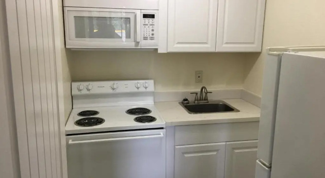 Четырёхместный номер Standard Belfair Motel